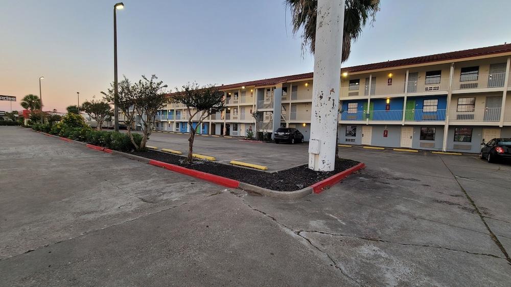 La Quinta Inn By Wyndham Corpus Christi South Exterior photo