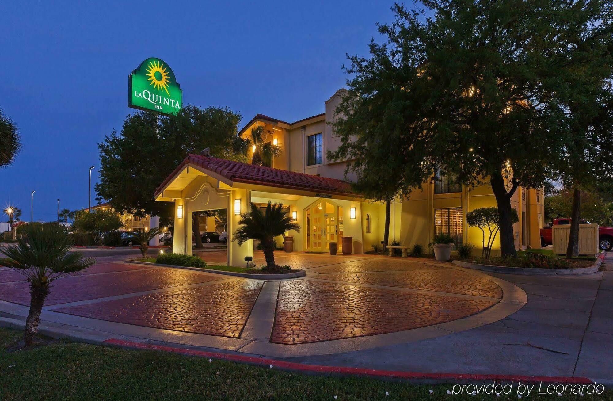 La Quinta Inn By Wyndham Corpus Christi South Exterior photo